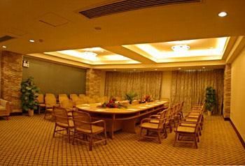 GOLDEN PHOENIX SEA VIEW HOTEL - 6