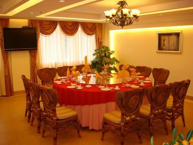 GOLDEN PHOENIX SEA VIEW HOTEL - 10