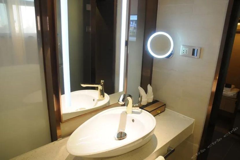 LAVANDE HOTEL GUANGZHOU FANGCUN HUADIWAN (麗枫酒店(广州芳村花地湾地铁站店)) - 6