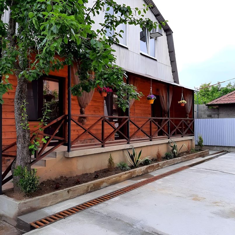 У ЛАРИСЫ, гостевой дом эконом - 1