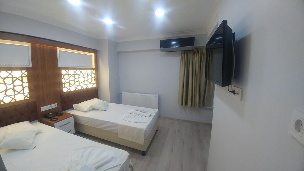 Grand Liza Hotel - 3