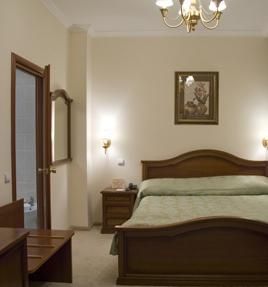 RAMADA BY WYNDHAM - 4