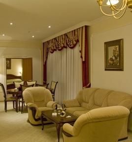 RAMADA BY WYNDHAM - 8