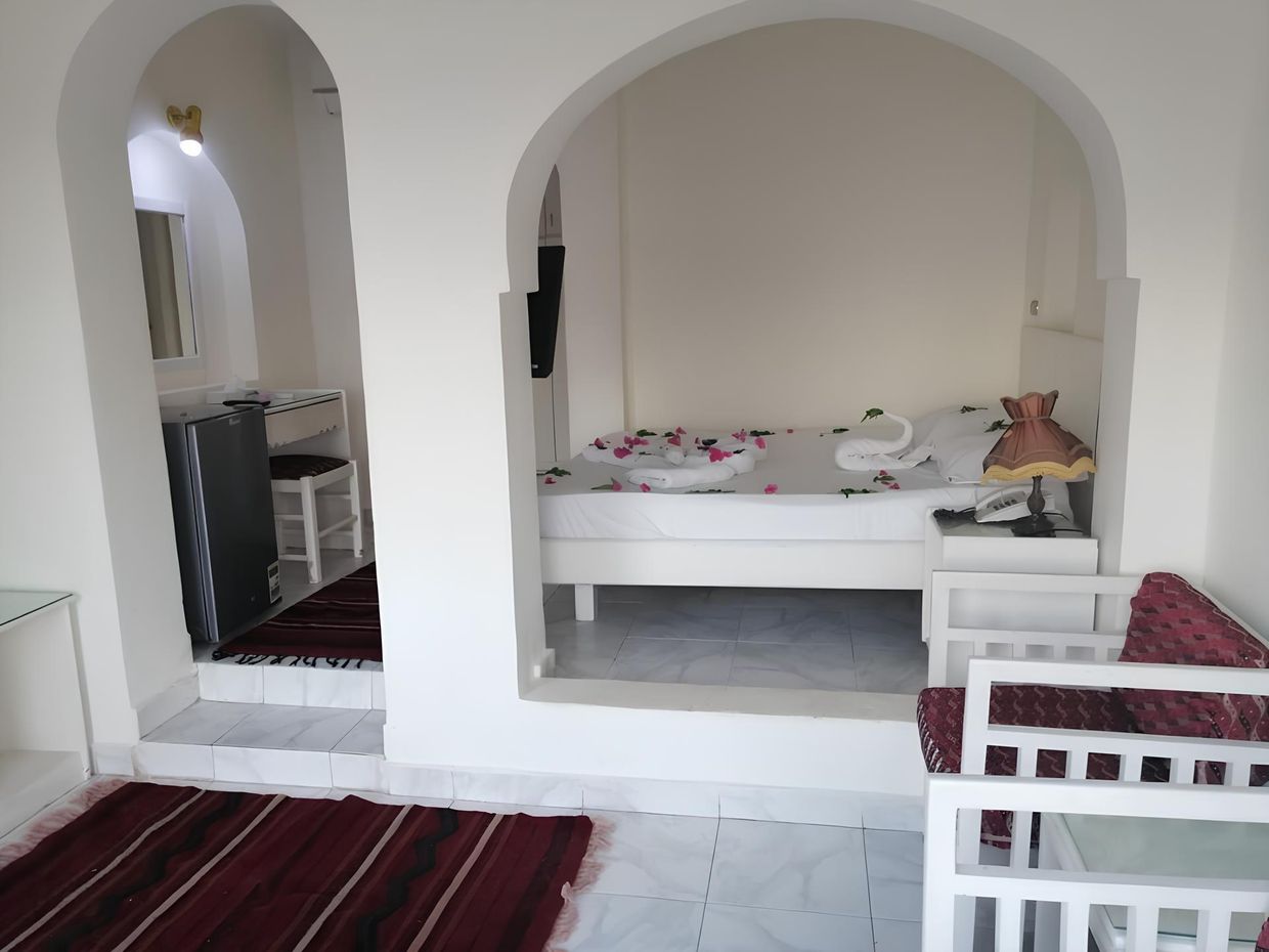 MEGAN HALOMY HOTEL - 14