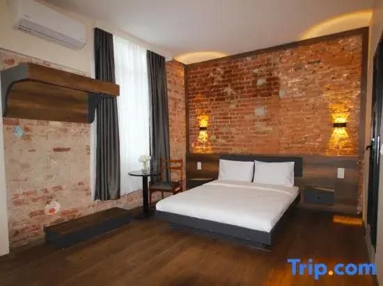 By Rich Hotel - 3