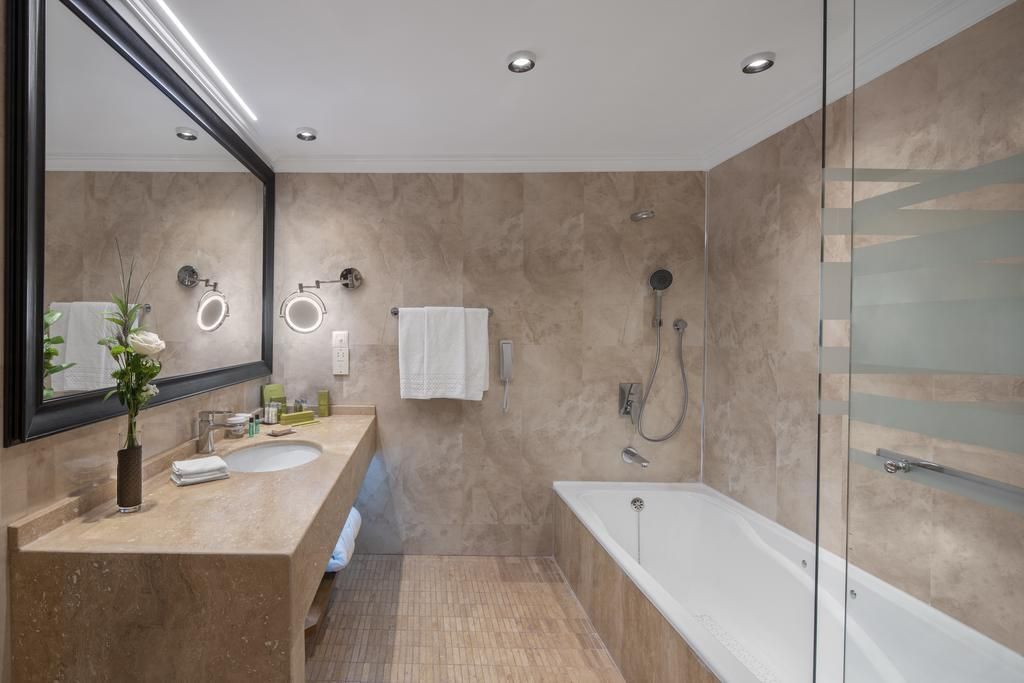 Hilton Istanbul Bosphorus - 7