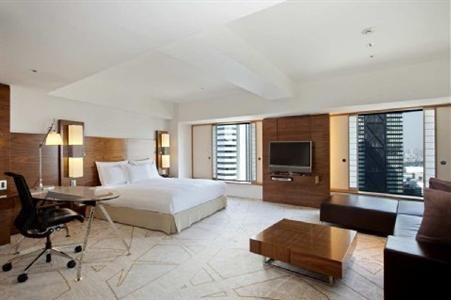 HILTON TOKYO - 39