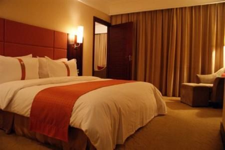 HOLIDAY INN DONGHUA - 11