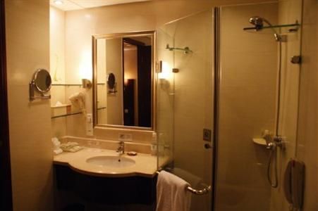 HOLIDAY INN DONGHUA - 13