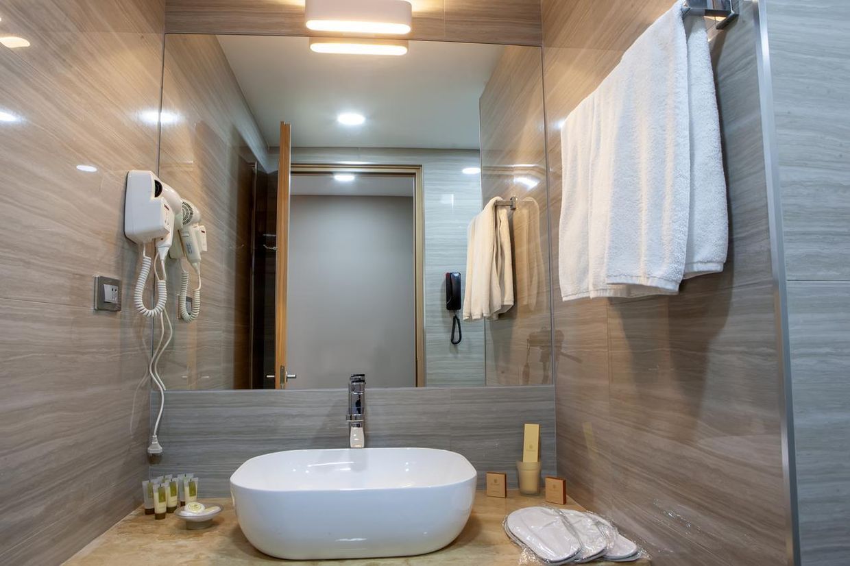 PRESIDENT HOTEL - 11