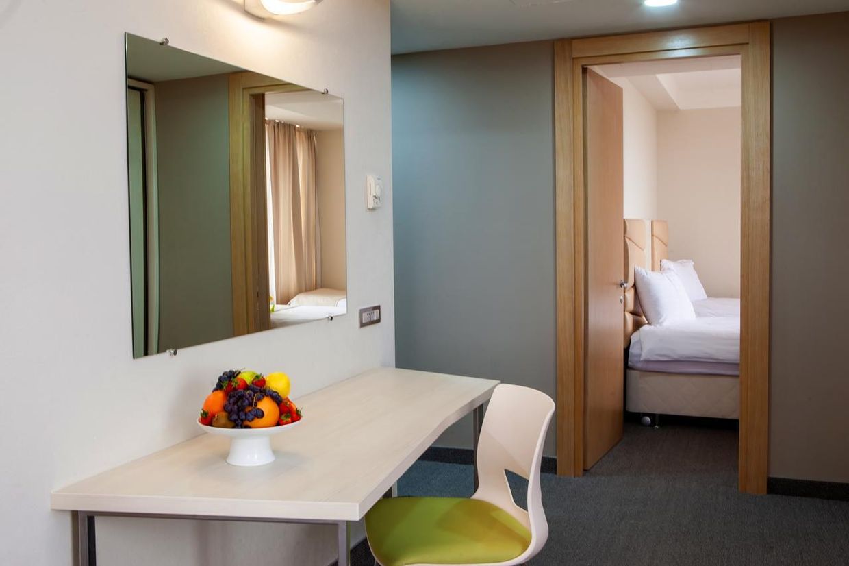 PRESIDENT HOTEL - 10