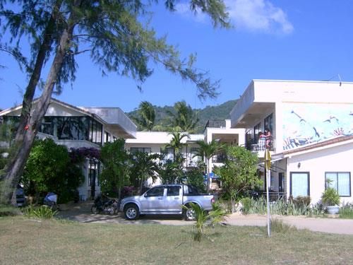 IN ON THE BEACH - 10