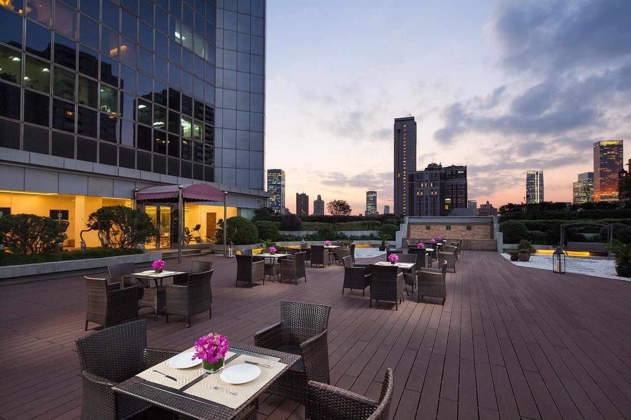 JIN JIANG TOWER - 13