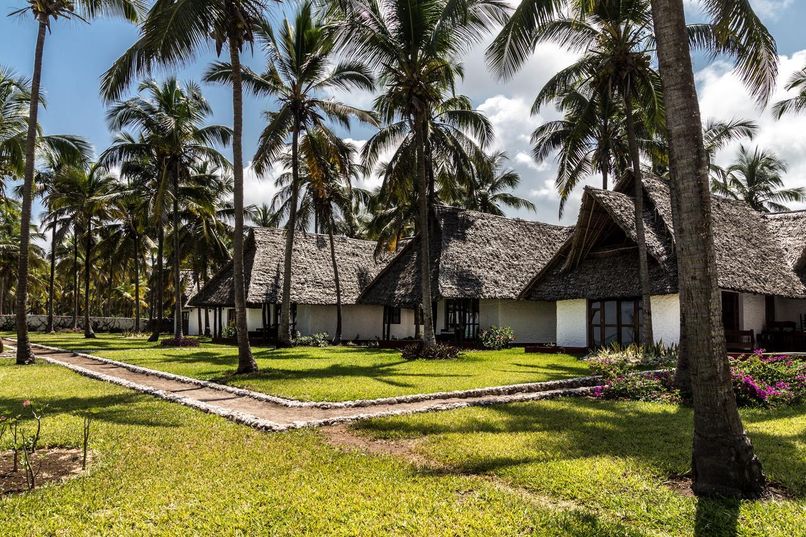 KARAFUU BEACH RESORT & SPA - 1