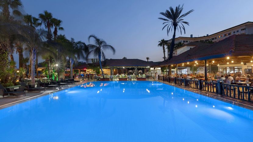 Fun & Sun Smart Akman Beach (ex. Marvida Hotel Akman Park) - 4