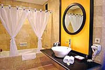 LEGIAN BEACH HOTEL - 3