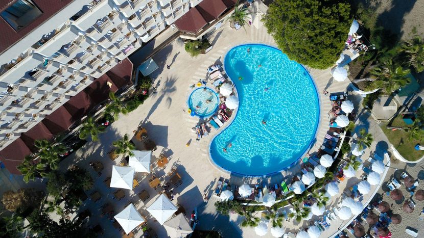 Anitas Beach Hotel - 2