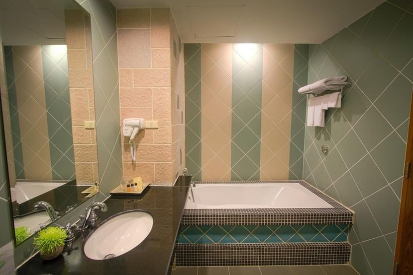 LONG BEACH GARDEN AND PAVILION HOTEL - 2