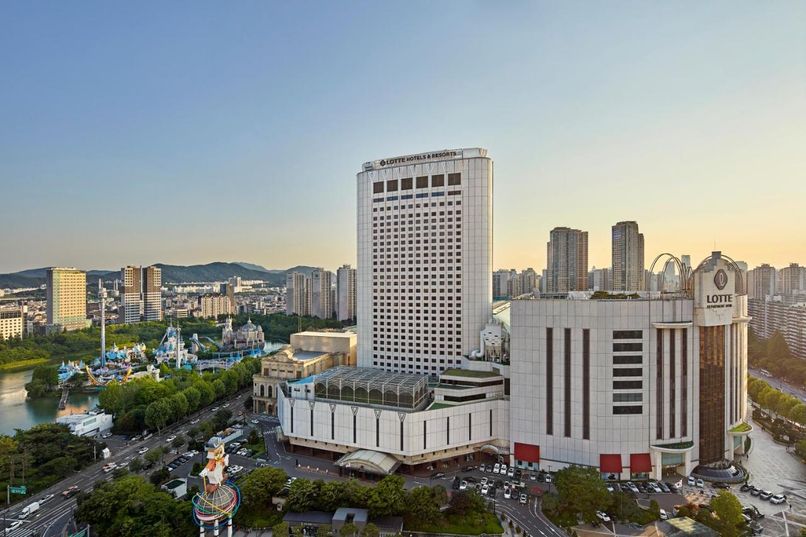 LOTTE HOTEL WORLD - 1