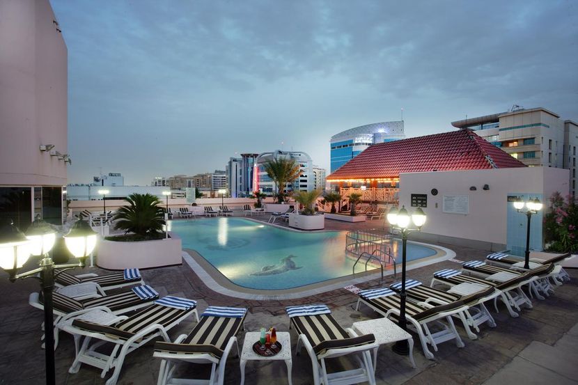 KNIGHT CASTLE HOTEL - 4