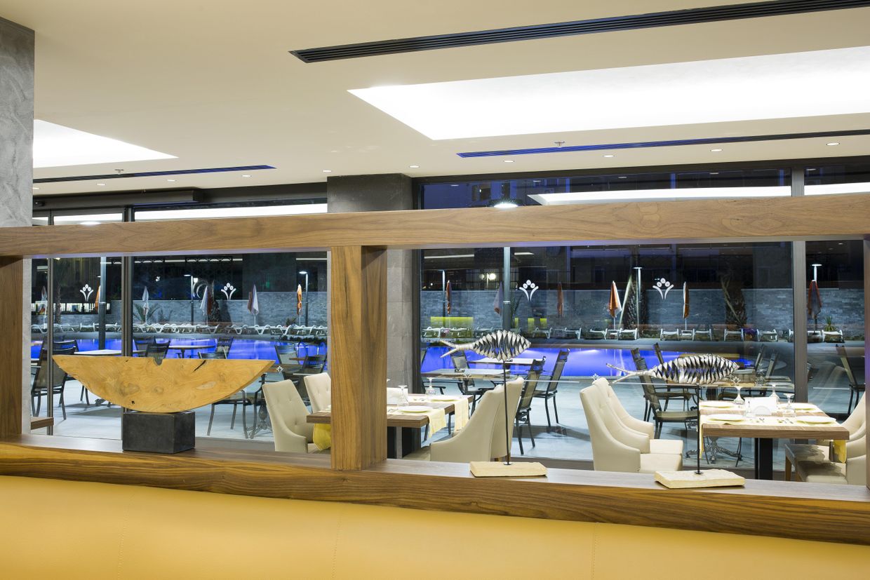 Mirage World Hotel - 8