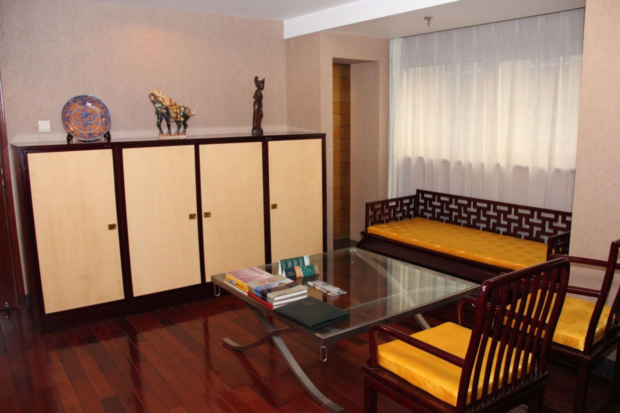 THE NORTH GARDEN  - 32