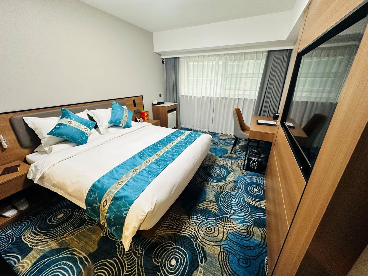 THE NORTH GARDEN  - 7