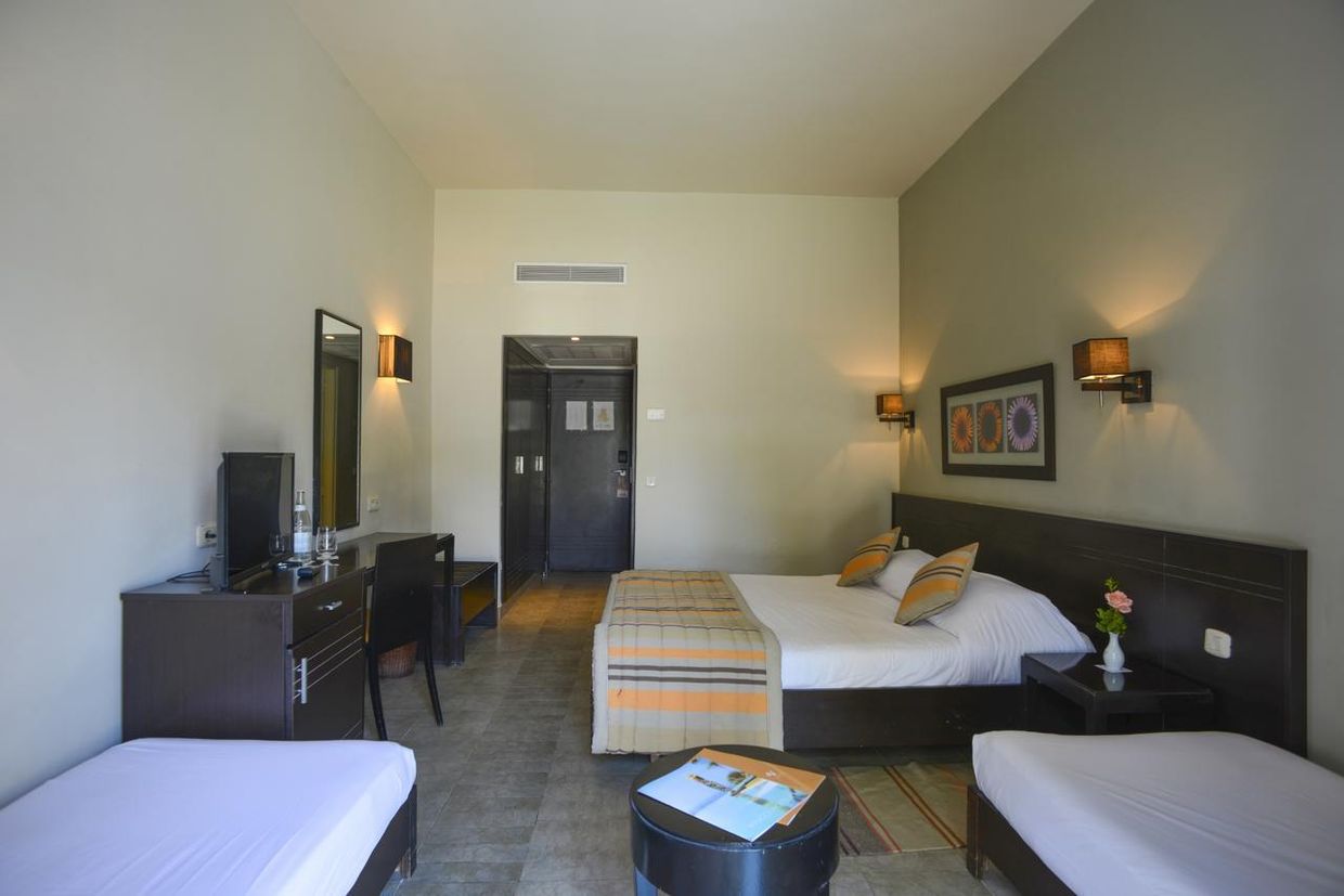 NOZHA BEACH RESORT & SPA - 4