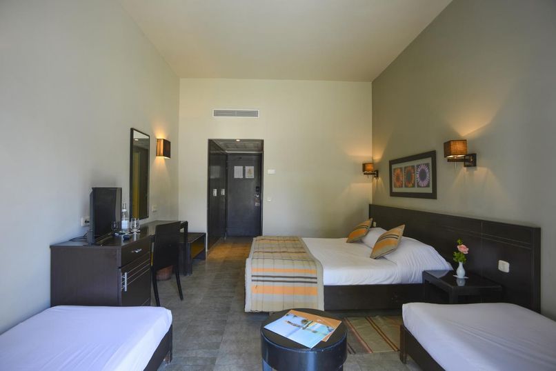 NOZHA BEACH RESORT & SPA - 4