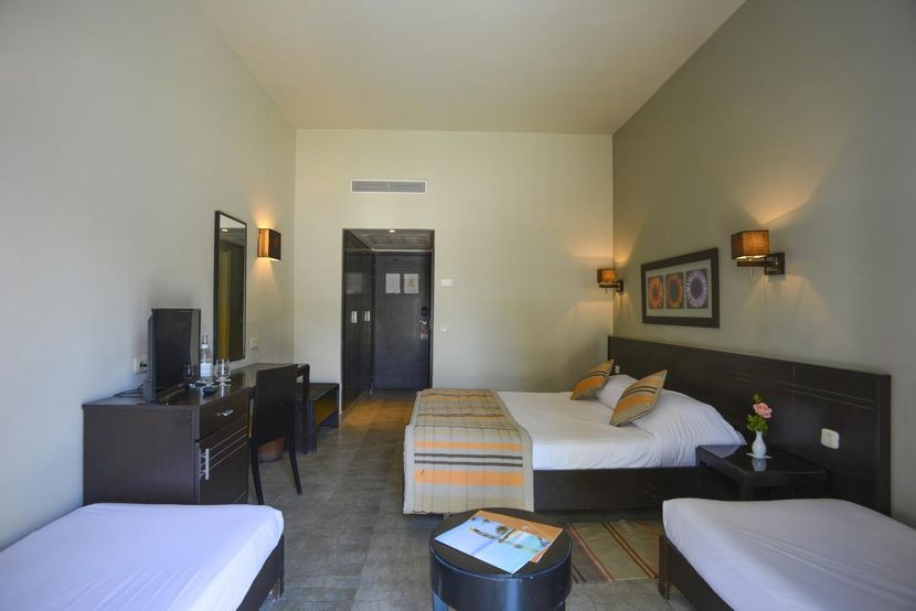 NOZHA BEACH RESORT & SPA - 4