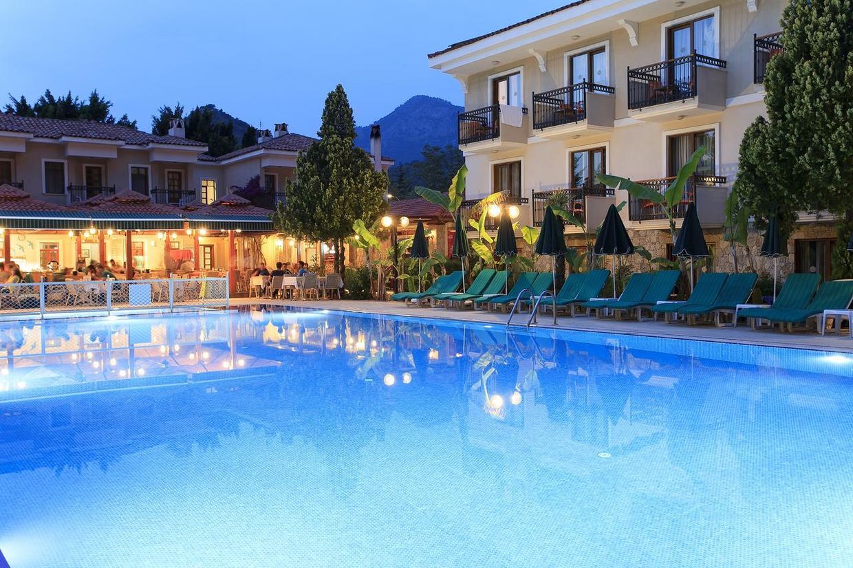 Perdikia Beach Hotel - 8