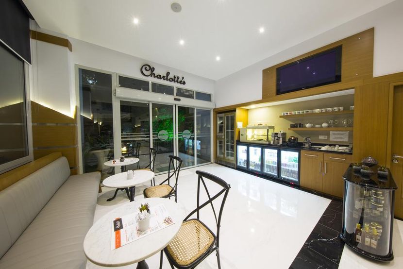 Elite World Hotel Kusadasi (ex. Marina Hotel and Suites) - 2