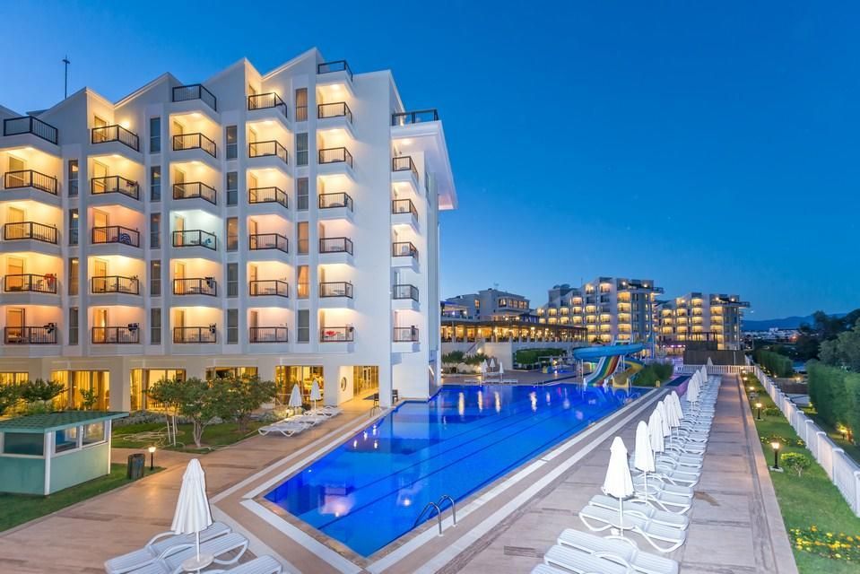 Royal Atlantis Spa & Resort - 2