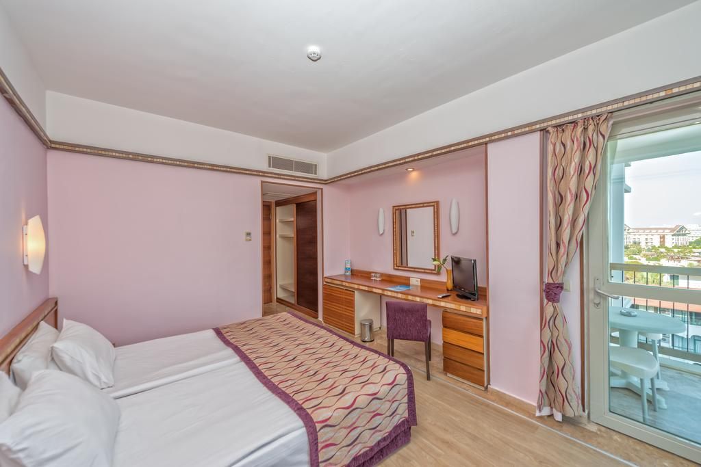 Royal Atlantis Spa & Resort - 28