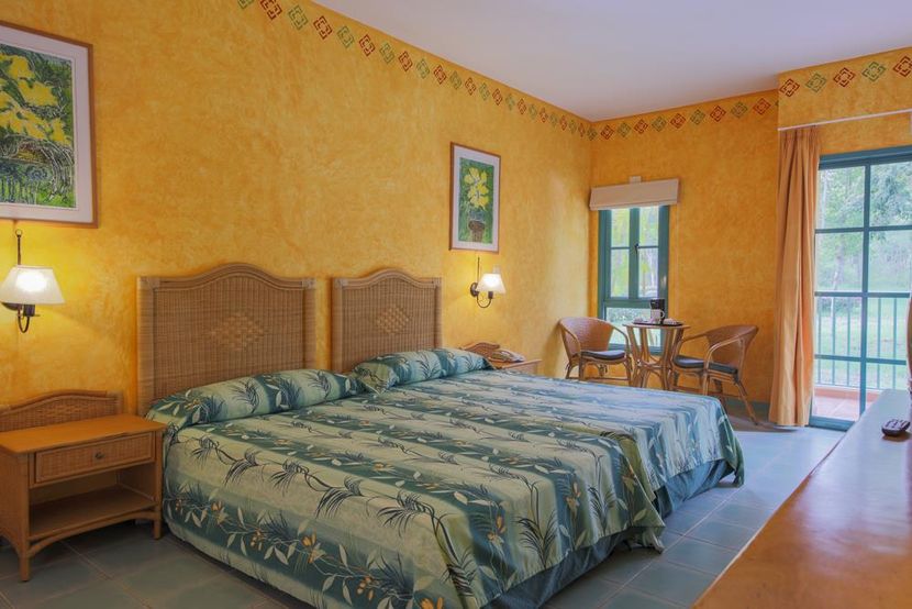 SOL TURQUESA BEACH - 2