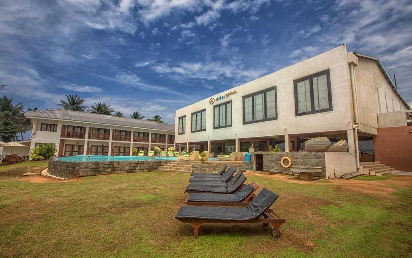 AVENRA BEACH HOTEL - 2
