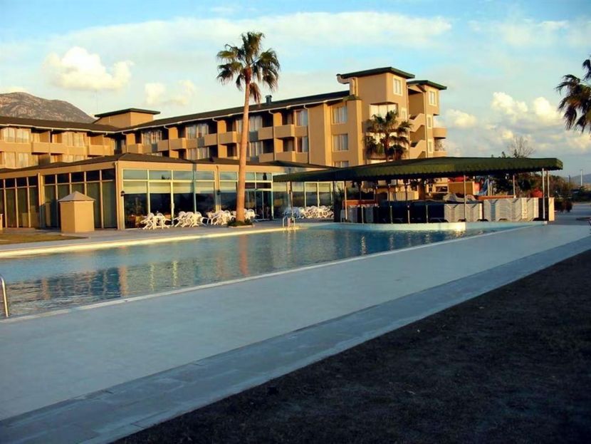 Senza Sunset Beach Hotel - 1