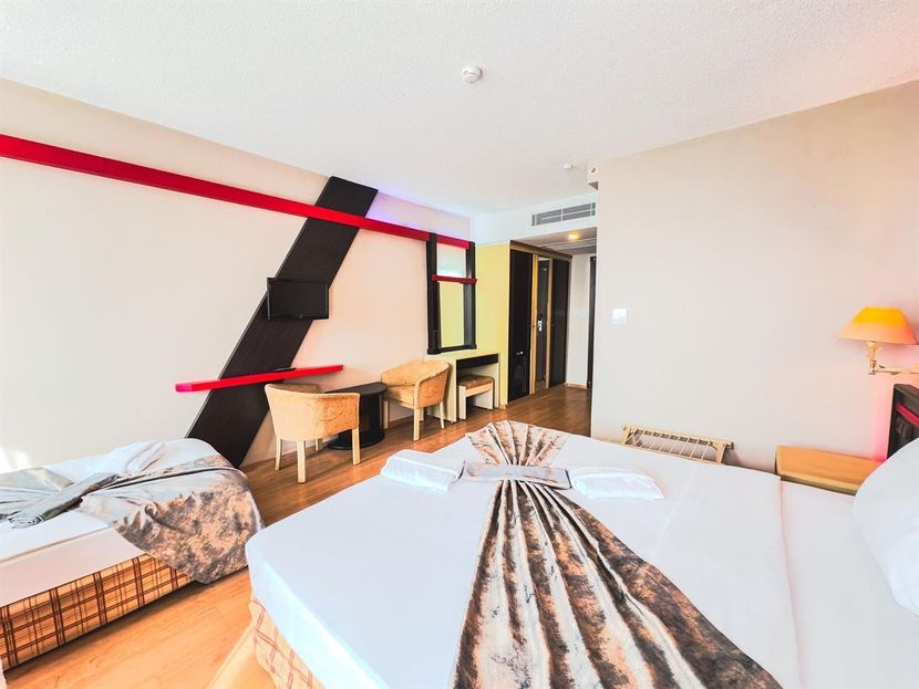 Senza Sunset Beach Hotel - 3