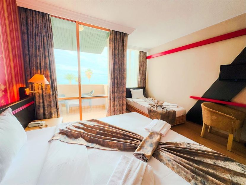 Senza Sunset Beach Hotel - 5