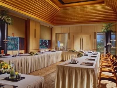 THE RITZ CARLTON MILLENNIA SINGAPORE - 12