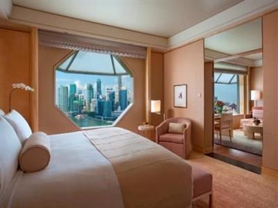 THE RITZ CARLTON MILLENNIA SINGAPORE - 8