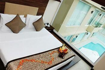 TWO SEASONS RESORT - 20