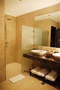 TWO SEASONS RESORT - 30