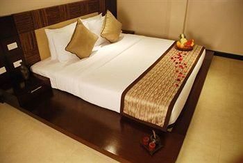 TWO SEASONS RESORT - 33