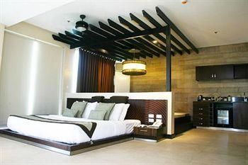 TWO SEASONS RESORT - 42