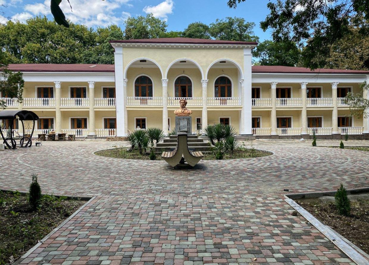 ДЖУБГА, парк-отель - 1