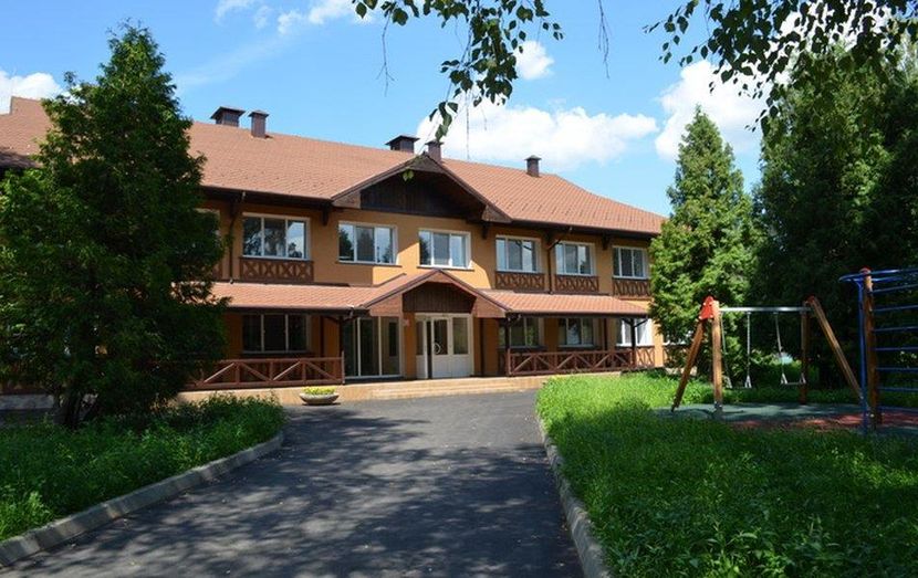ИСКРА, парк-отель - 1