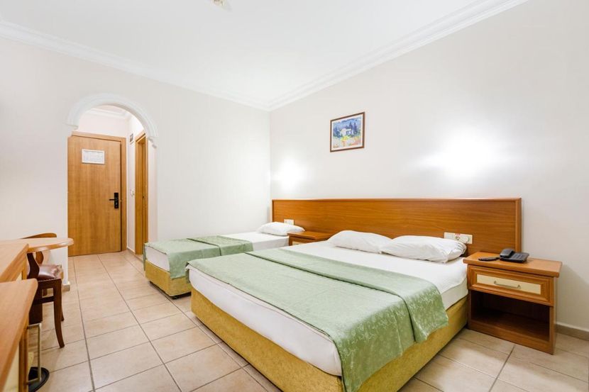 Alanya Beach Hotel - 4