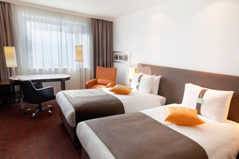 HOLIDAY INN ALMATY - 4