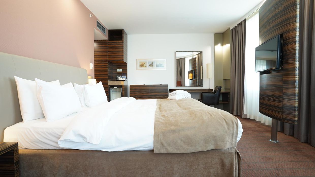 HOLIDAY INN ALMATY - 5